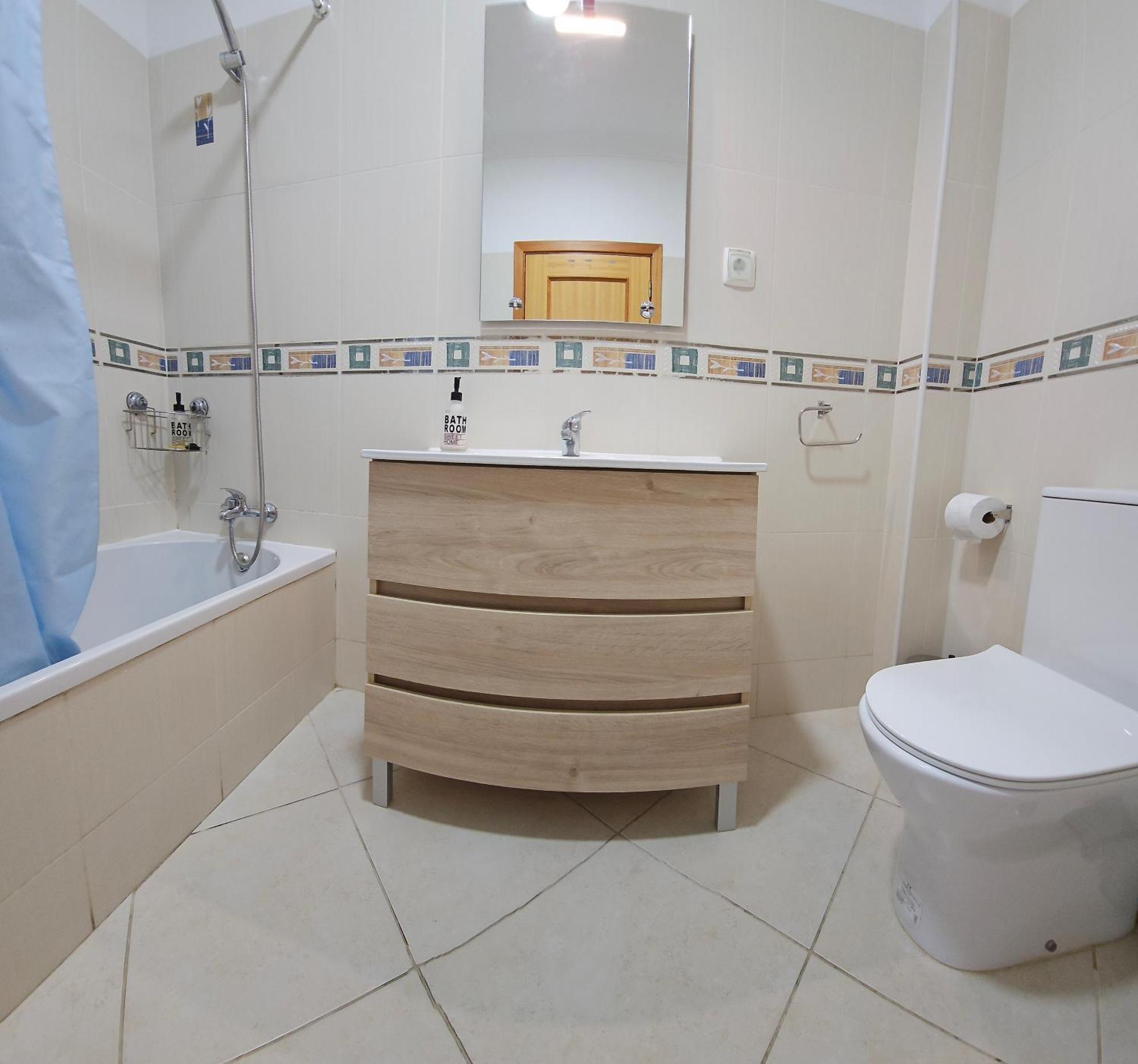 Harbour'S Way, Spacious And Cosy Apartment, With Ac Olhão Εξωτερικό φωτογραφία